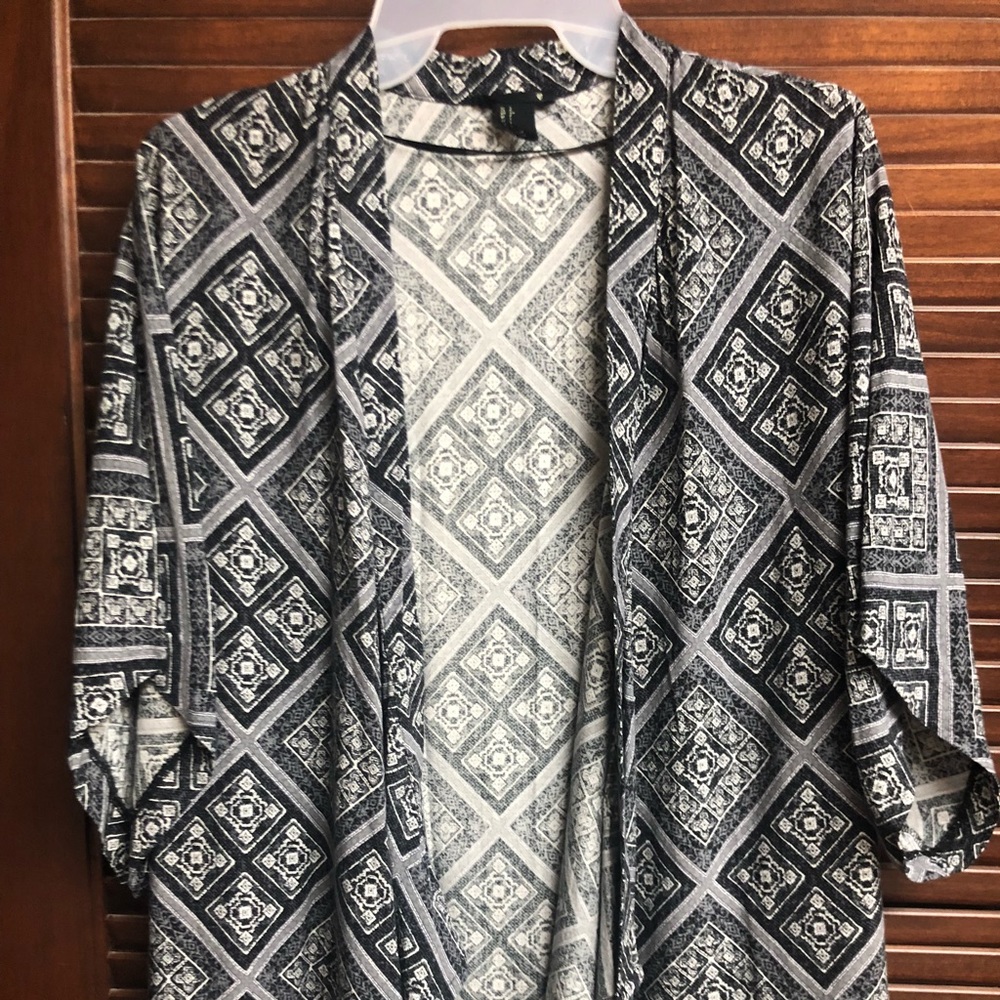 Kimono shirt forever 21 size small